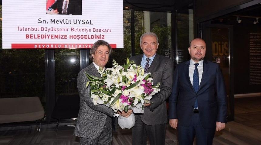 İbb Başkanı Mevl&uuml;t Uysal, Beyoğlu Belediyesi&rsquo;ni Ziyaret Etti