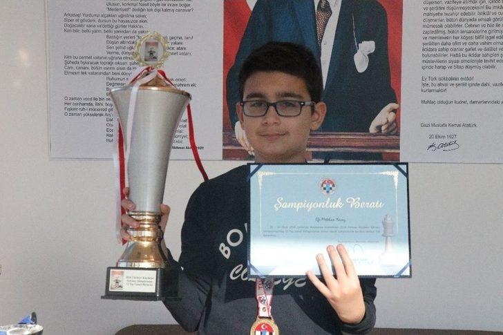 Üç Yaşında Satranca Başlayan Efe’nin Hayali ‘grand Master’ Olmak G1