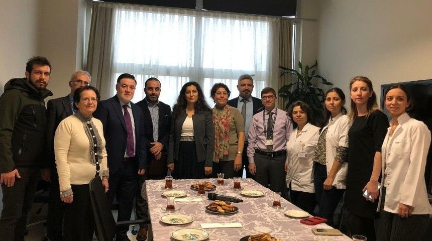 &Ccedil;ekilişle Kazandığı Sıfır Otomobili Hemofili Derneği&rsquo;ne Bağışladı