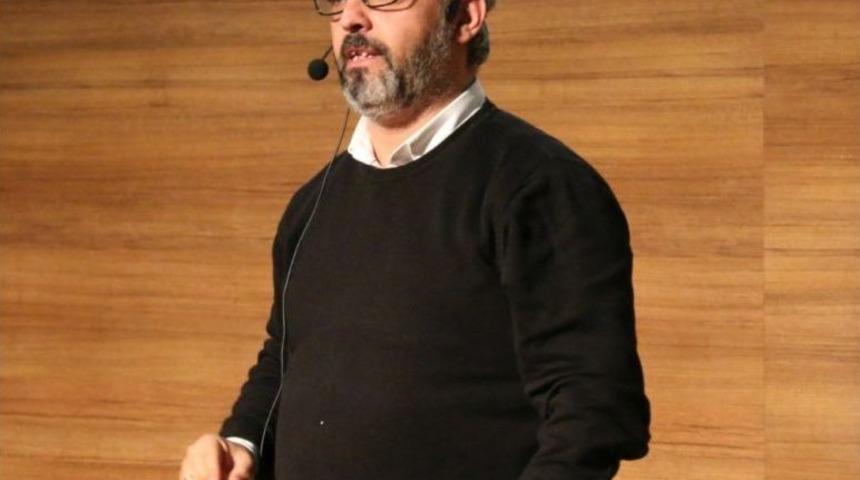 Gazeteci-yazar Şent&uuml;rk, &ldquo;m&uuml;sl&uuml;manlar İ&ccedil;in Niyet, Zaman, Mekan Ve Şuur &Ccedil;ok &Ouml;nemli&rdquo;