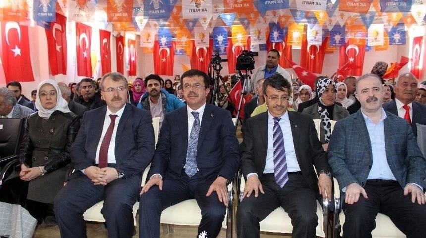 Bakan Zeybekci: "sarayları Neden Başlarına Yıkmadınız?"