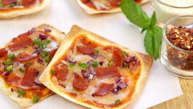 İnce Hamurlu Mini Pizza