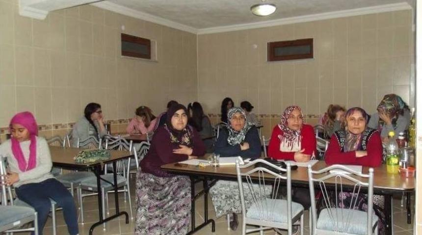 Altıntaş&rsquo;ta İlk Yardım Kursu&rsquo;na İlgi