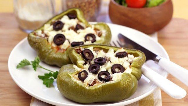 Hamuru Dolmalık Biberden Pizza