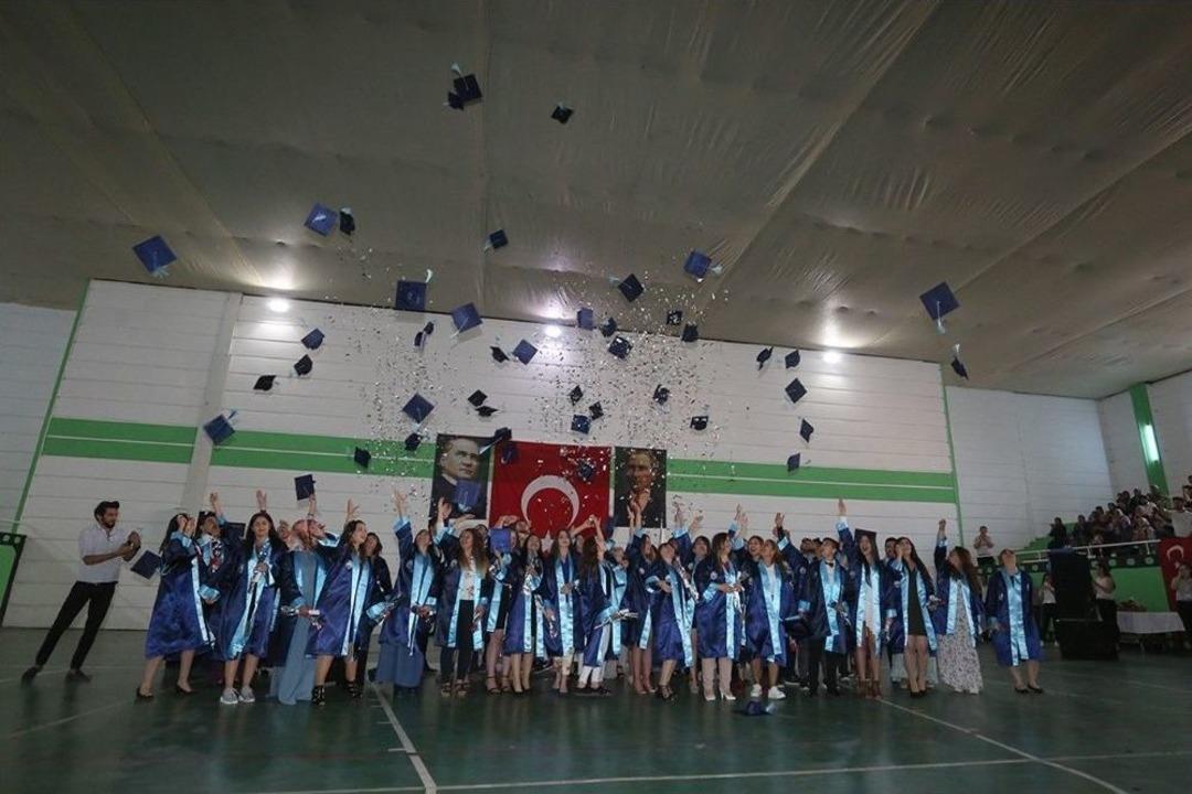 Kale Myo&rsquo;de Mezuniyet Heyecanı Yaşandı