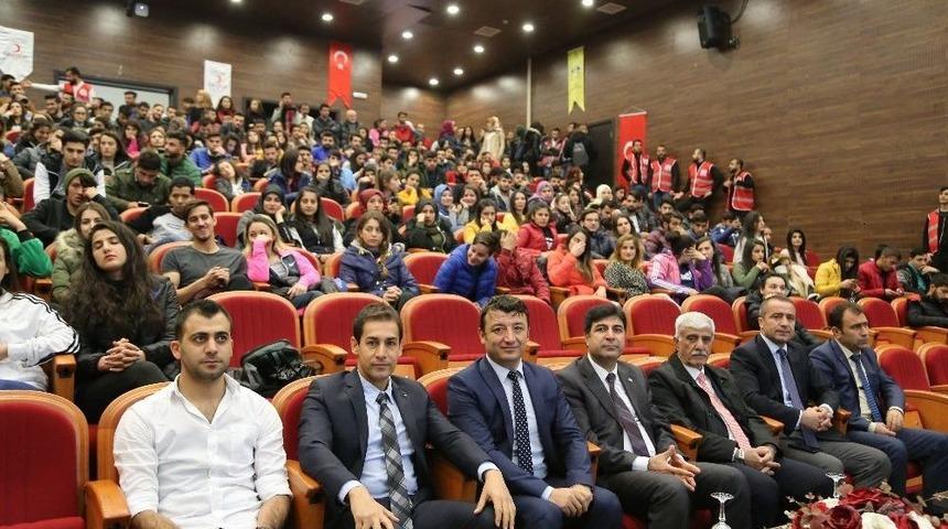 Siirt&rsquo;te &Uuml;niversite &Ouml;ğrencileri Kan Verdi