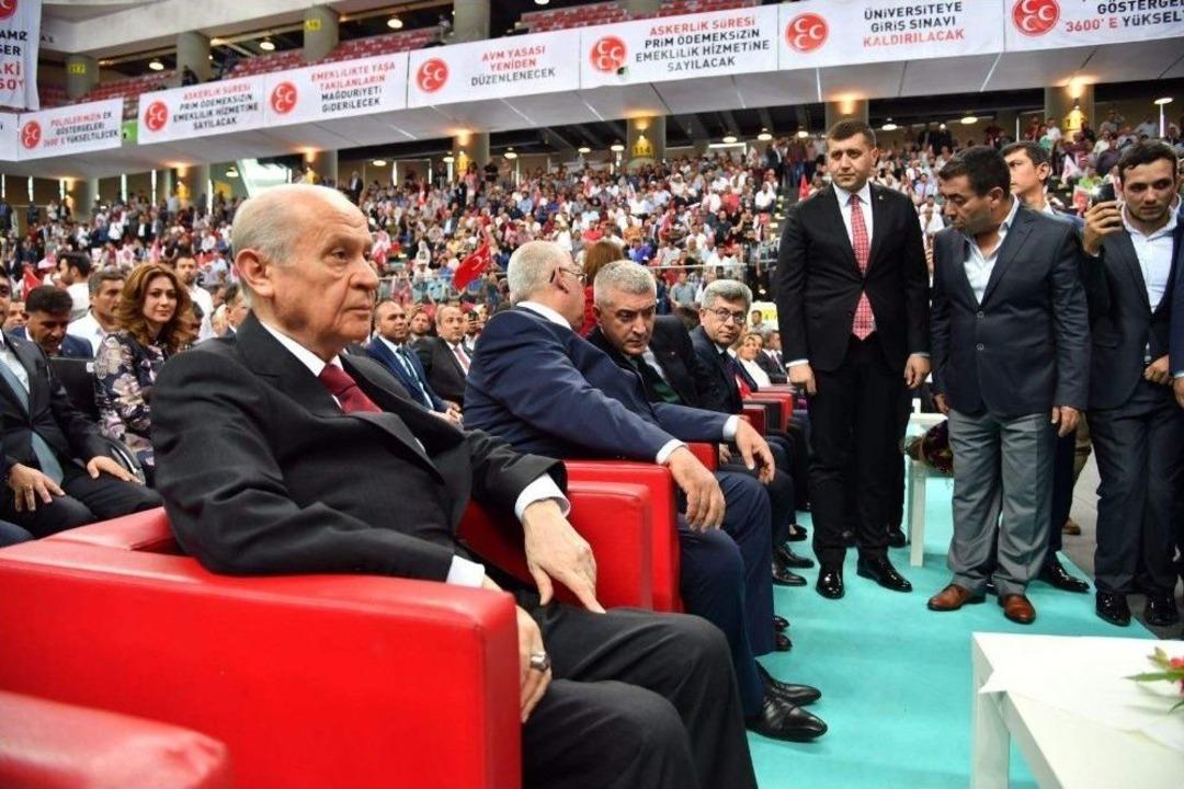 Devlet Bah&ccedil;eli&rsquo;ye Coşkulu Karşılama