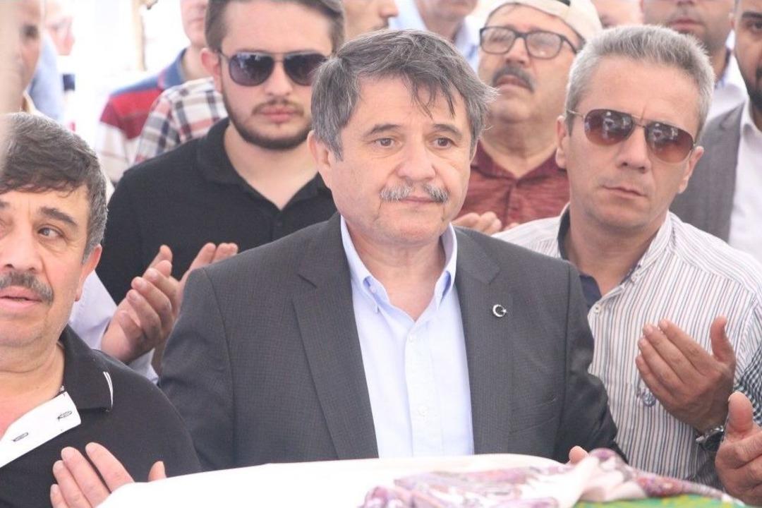 Tanrıverdi&rsquo;nin Annesi Toprağa Verildi