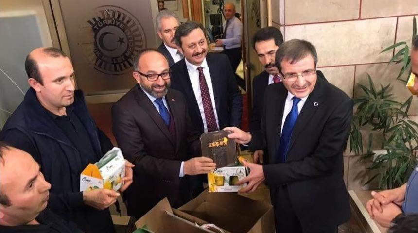 Kartepe&rsquo;nin Meşhur Eşme Ayvası Tbmm&rsquo;de