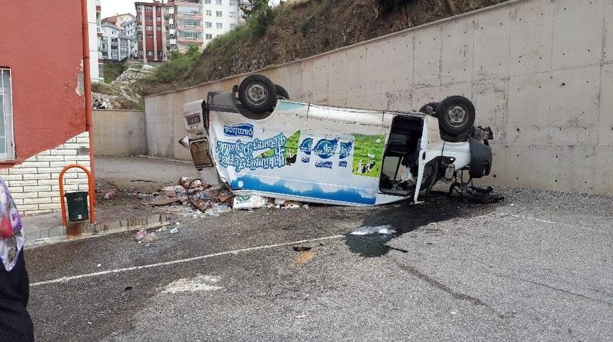 Minib&uuml;s Okulun Bah&ccedil;esine U&ccedil;tu