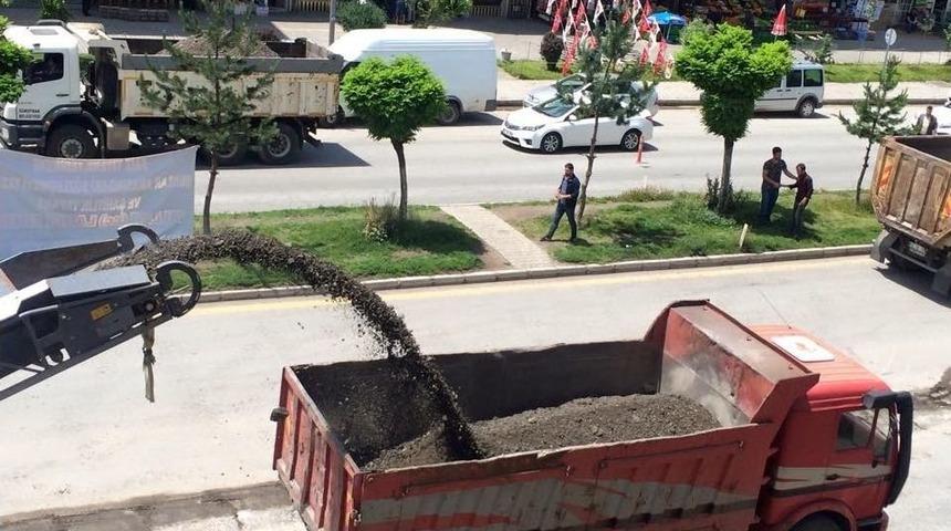 G&uuml;roymak&rsquo;ta Yol Yapım &Ccedil;alışması