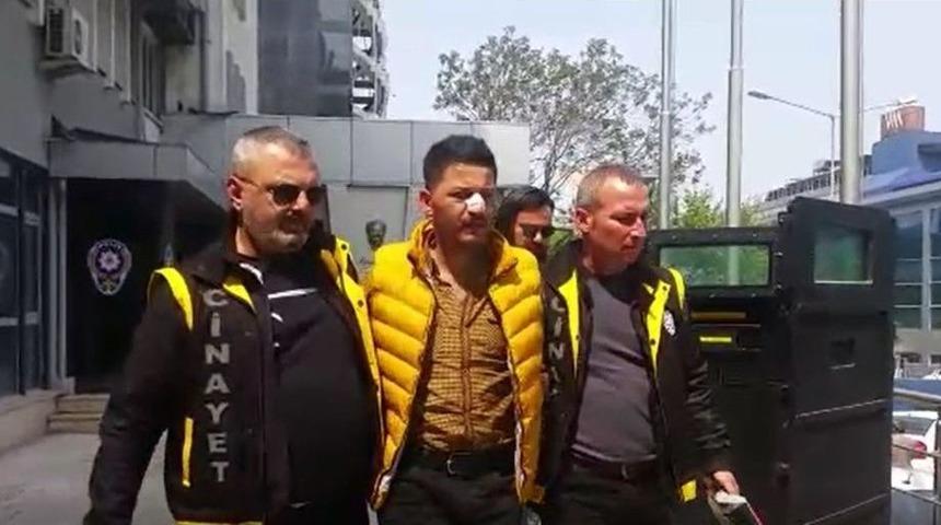 Bursa&rsquo;da Bir Kişiyi &Ouml;ld&uuml;r&uuml;p, Rehine Aldığı Bir Kişiyi De Yaralayan Ş&uuml;pheli Adliyeye Sevk Edildi