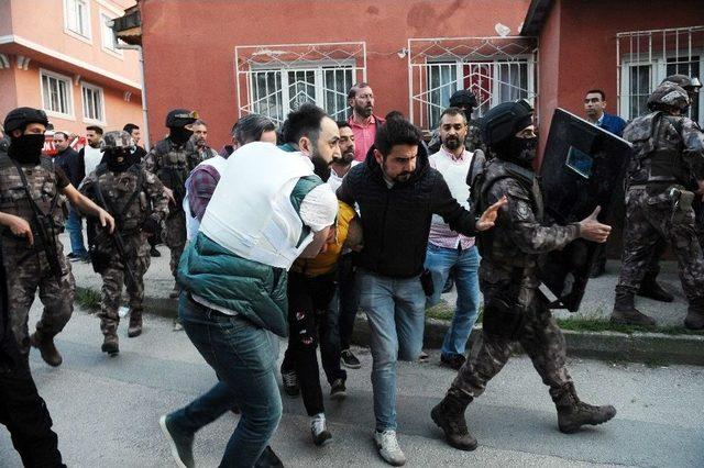 Bursa’da Bir Kişiyi Öldürüp, Rehine Aldığı Bir Kişiyi De Yaralayan Şüpheli Adliyeye Sevk Edildi