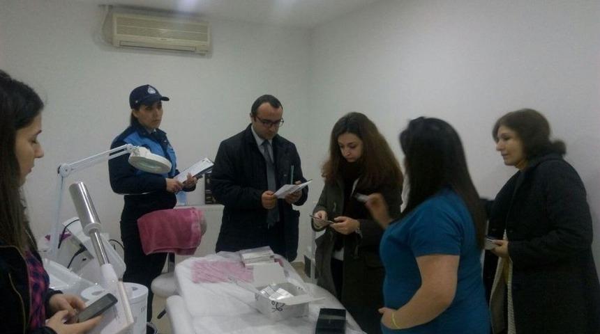 Zabıta Ve Sağlık M&uuml;d&uuml;rl&uuml;ğ&uuml; Ekiplerinden G&uuml;zellik Salonu Denetimi