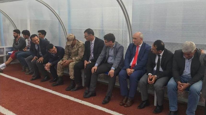 Protokol, Zeytin Dalı Turnuvası&rsquo;nın İlk Ma&ccedil;ını Yedek Kul&uuml;besinde İzledi