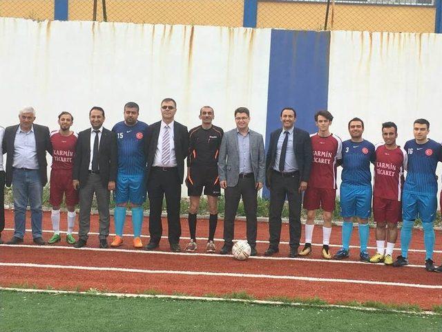 Protokol, Zeytin Dalı Turnuvası&rsquo;nın İlk Ma&ccedil;ını Yedek Kul&uuml;besinde İzledi 3