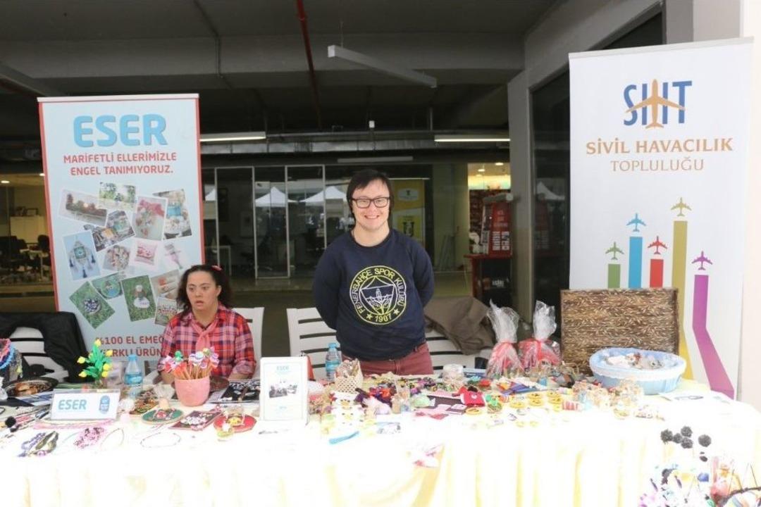&ldquo;havacılık Sekt&ouml;r&uuml;nde Kariyer Buluşması&rdquo; Fuarında Eser&rsquo;li &Ouml;ğrencilerin Standına B&uuml;y&uuml;k İlgi