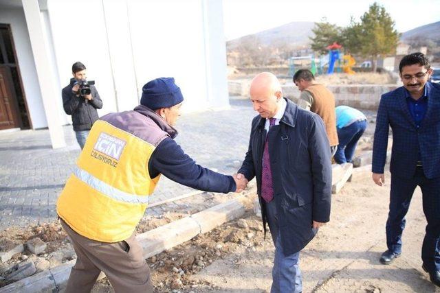 Kocasinan Belediyesi 92 Bin Metrekare Kilitli Taş Döşedi