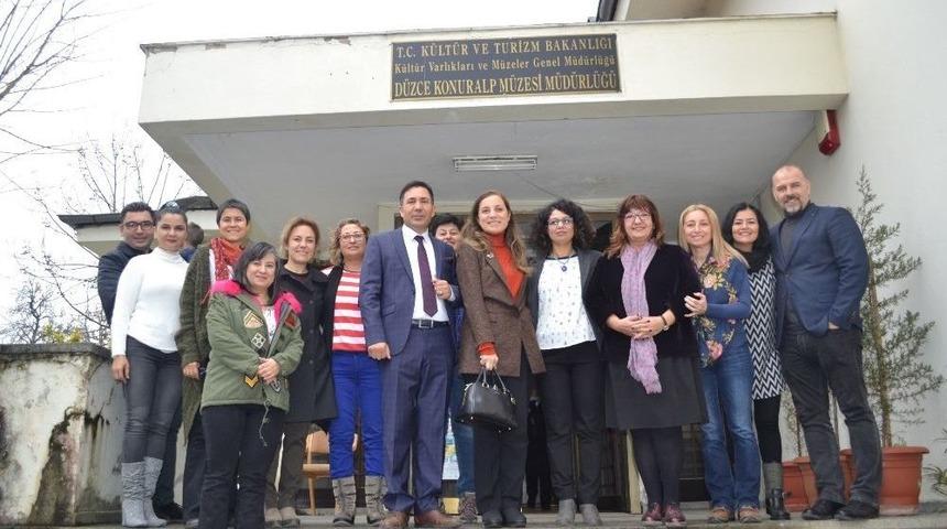 Rekt&ouml;r &Ccedil;akar, Konuralp M&uuml;zesi &Ccedil;ocuk K&uuml;lt&uuml;r Sanat At&ouml;lyesini Ziyaret Etti