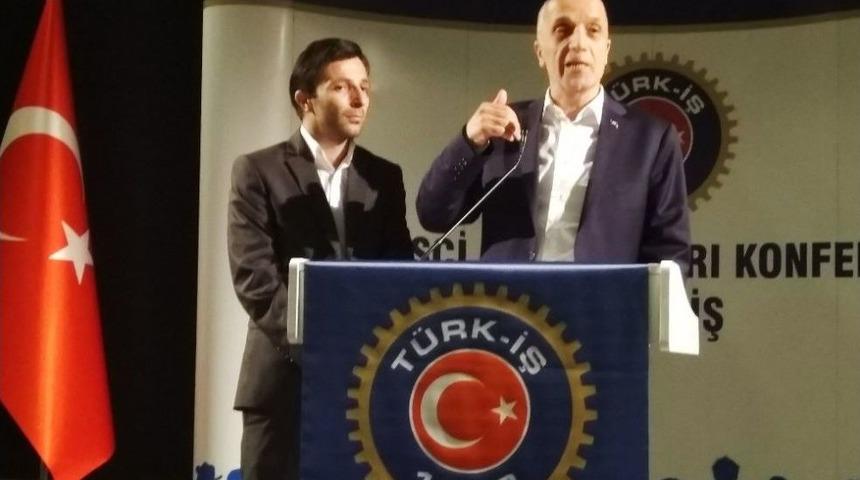 T&uuml;rk-iş Genel Başkanı Atalay, Atık Kağıt Toplayıcılarıyla İftarda Buluştu