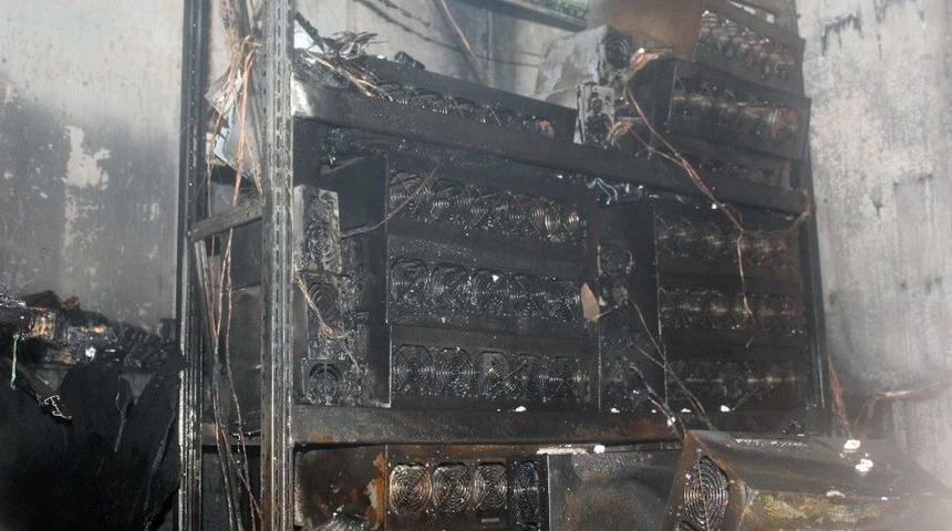 Bitcoin &Uuml;retim Cihazları İş Yerini Yakarak K&uuml;l Etti