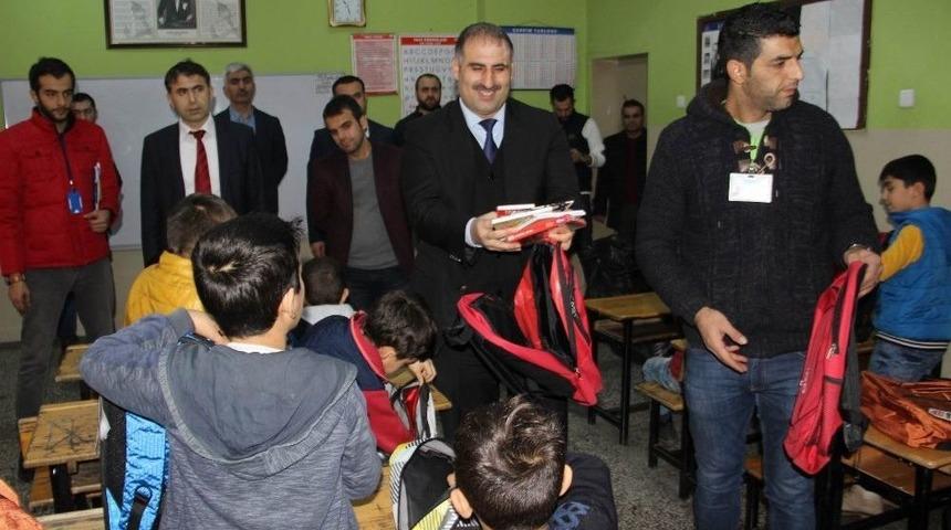 Kayyum, &Ouml;ğrencilerin İsteklerini Yerine Getirdi