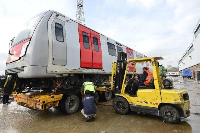 Yeni Metro Vagonları Başkan Tuna’nın Talimatıyla Hizmete Giriyor