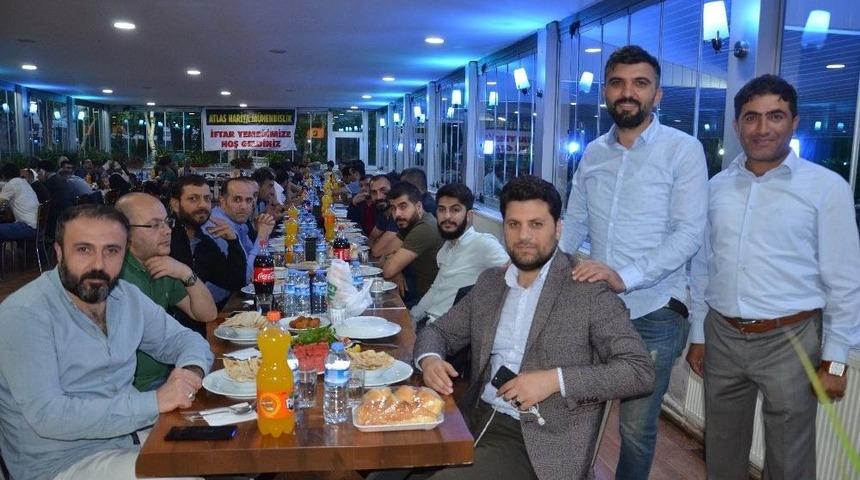 Atlas Harita&rsquo;dan İftar Programı