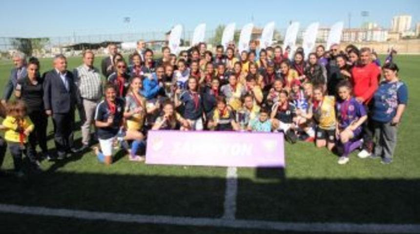 Alg Spor Ve Hakkarigücü Birinci Lige Yükseldi