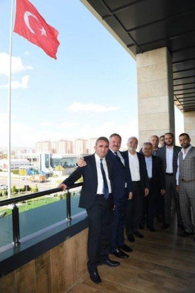 Ak Parti Grup Başkan Vekili Elitaş Ve Milletvekili Yıldız Kayseri Osb’yi Ziyaret Etti