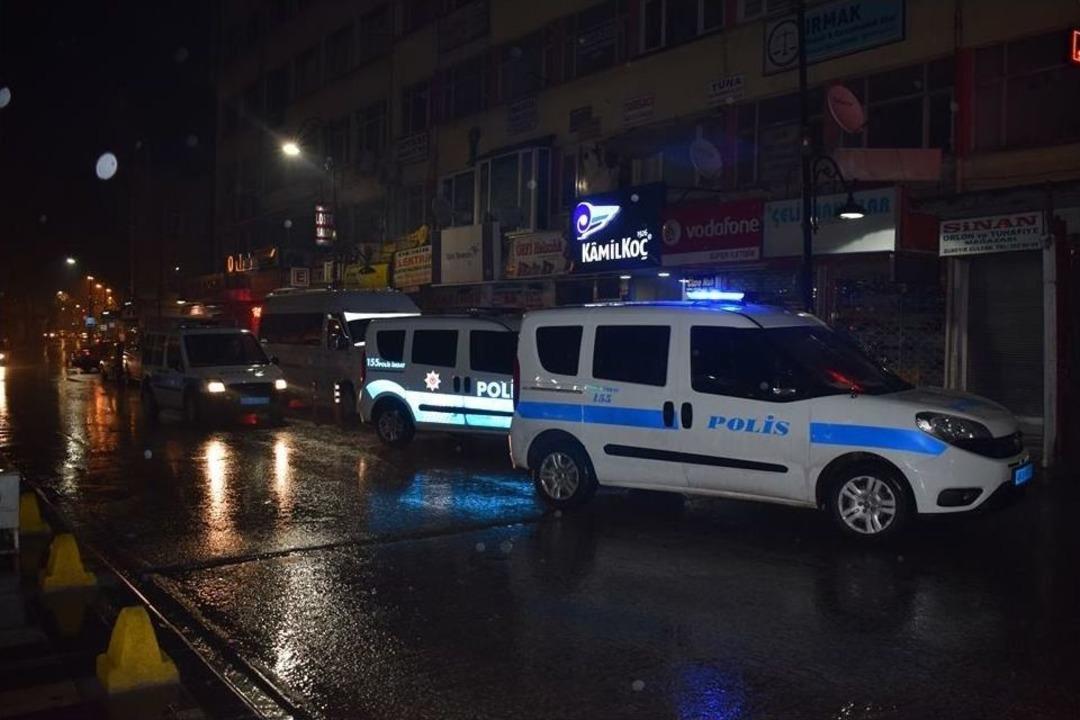 Benzinle Kendini Ve &Ccedil;ocuklarını Yakmaya &Ccedil;alıştı