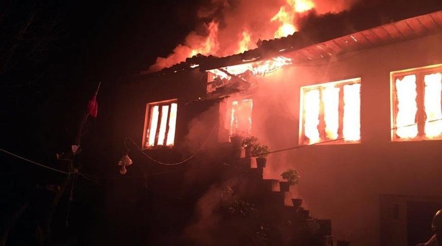 Muğla&rsquo;da Ev Yangını