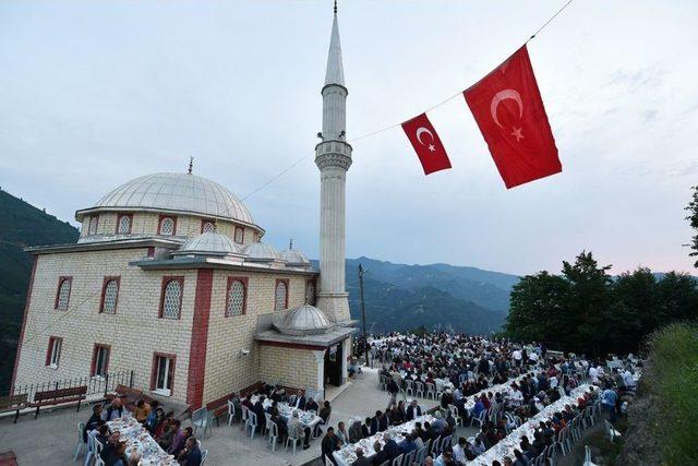 Diyanet İşleri Başkanı Erbaş, Baba Ocağında İftar Yaptı