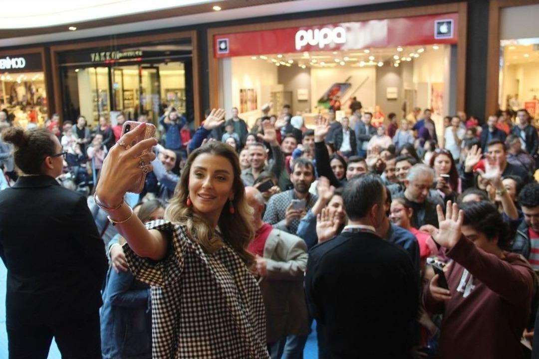 &Ouml;zge Ulusoy&rsquo;dan Bahar Modası Sırları