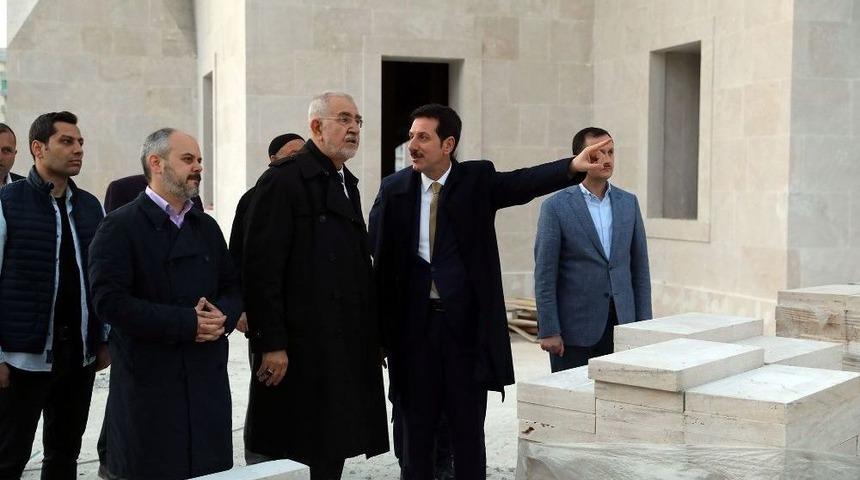 İnan&ccedil;er, Cami Ve K&uuml;lliyeye Hayran Kaldı