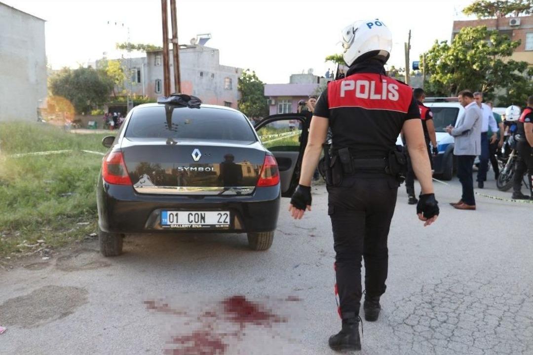 Adana&rsquo;da Polis Motoruna &Ccedil;aparak Ka&ccedil;maya &Ccedil;alışan Kişi Vuruldu
