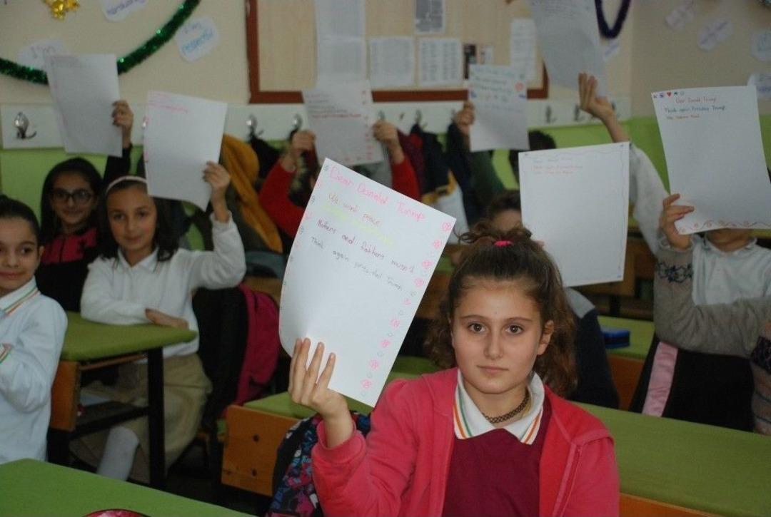 Ortaokul &Ouml;ğrencilerinden Trump&rsquo;a Kud&uuml;s Mektupları