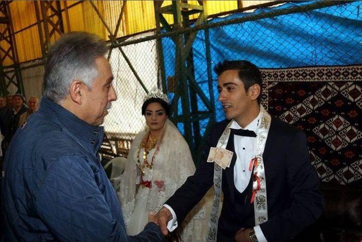 Vali Toprak, Kaya Ve Noyan Çiftinin Düğün Törenine Katıldı G1
