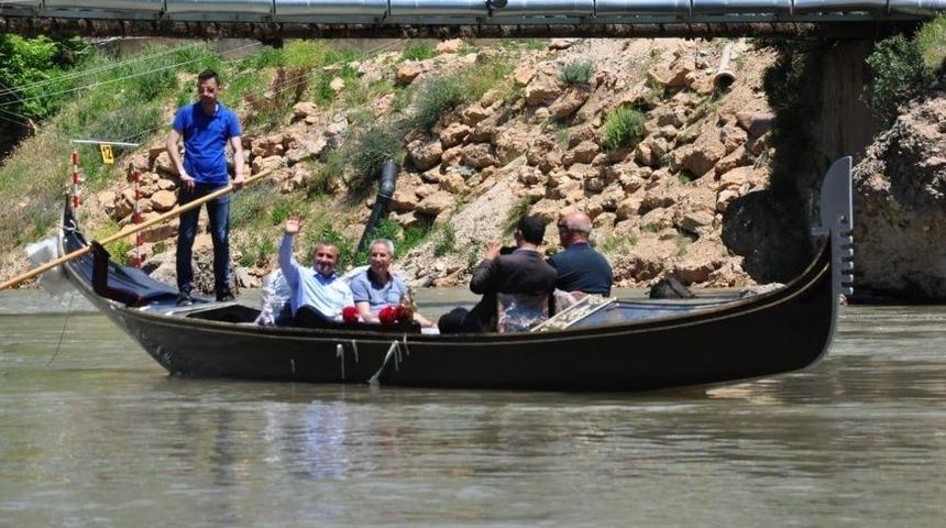 Tabuları Yıkan Vali Tunceli&rsquo;yi "venedik"e &Ccedil;evirdi