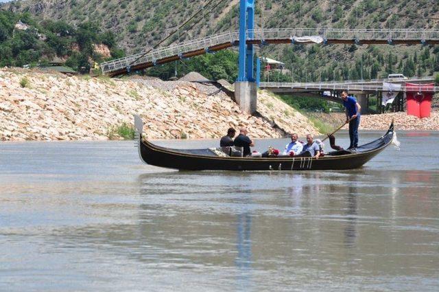 Tabuları Yıkan Vali Tunceli’yi 