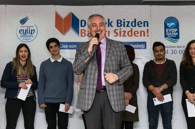 Destek Belediyeden Başarı Öğrenciden