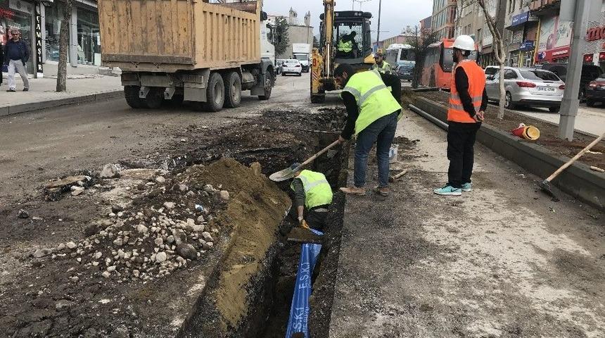 B&uuml;y&uuml;kşehir İ&ccedil;me Suyu Şebeke Yenileme &Ccedil;alışmalarına Devam Ediyor