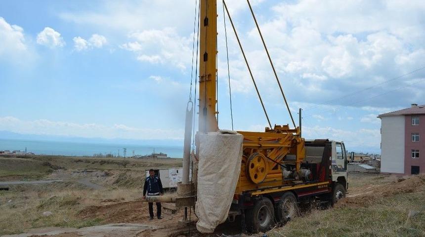 Adilcevaz’da Belediyesi Sondaj Çalışması Başlattı