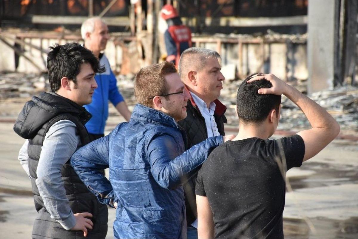 Dev Fabrikanın Yanışını &Ccedil;aresiz G&ouml;zlerle İzlediler