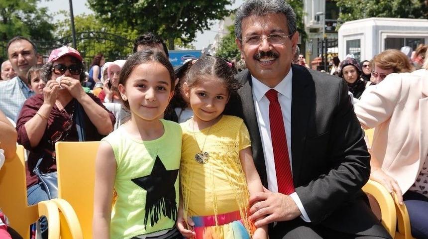 K&uuml;&ccedil;&uuml;k&ccedil;ekmeceli Minikler İlk Karne Heyecanı Yaşadı