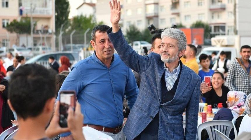 Başkan Tuna Başkentlilerle İftar Sofralarında Buluşuyor