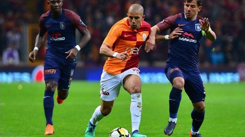Feghouli, Ligdeki 8. Asisti Yaptı
