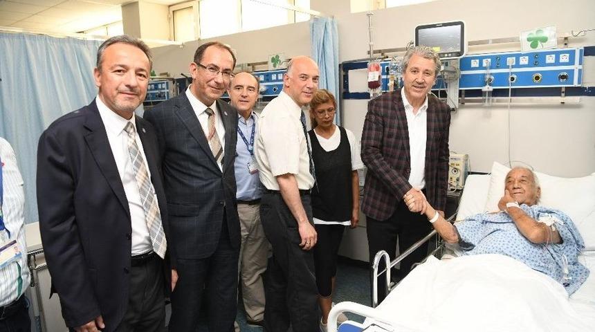 İngiliz Yaşlı Adam, Ülkesinde Değil İzmir’de Şifa Buldu