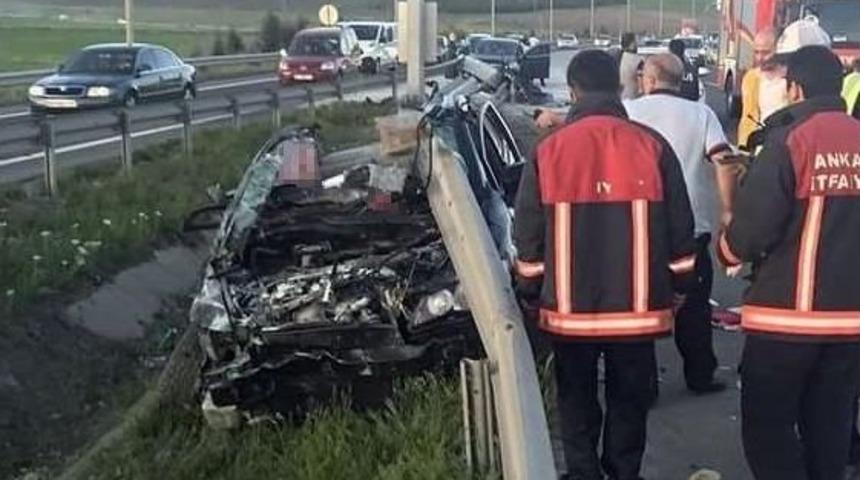 Bariyere Saplanan Otomobilden Sağ &Ccedil;ıktı