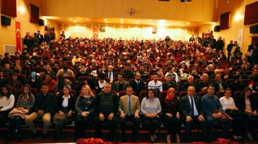 Adıyamanlı Tiyatro Severlerden ‘tütüncü Dükkanına’ Yoğun İlgi